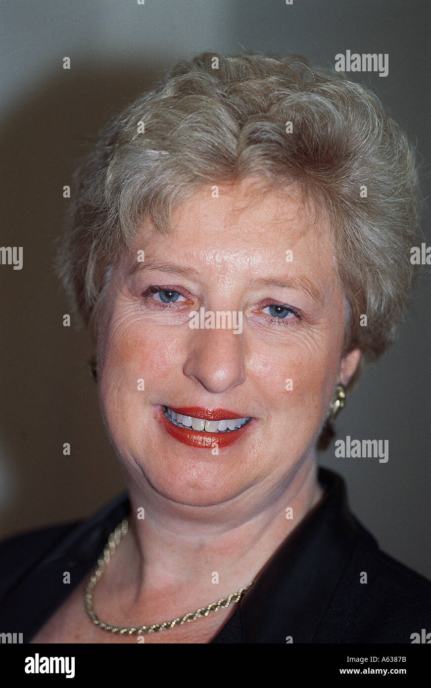 Angela Browning MP conservateur pour Tiverton et Honition vu à la conférence du parti conservateur 2001 Blackpool Banque D'Images