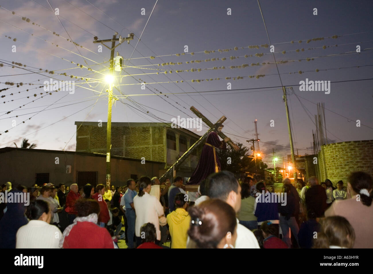 Premier vendredi du Carême défilent dans les rues avec Jésus sur le crucifix Esteli Nicaragua Banque D'Images