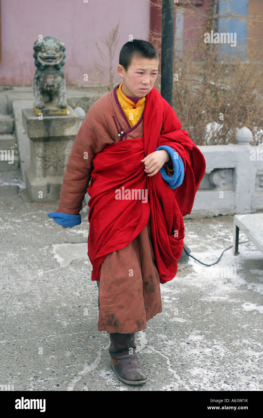 La Mongolie, le moine bouddhiste dans le monastère bouddhiste Gandantegchenling Ulaan Bataar Banque D'Images