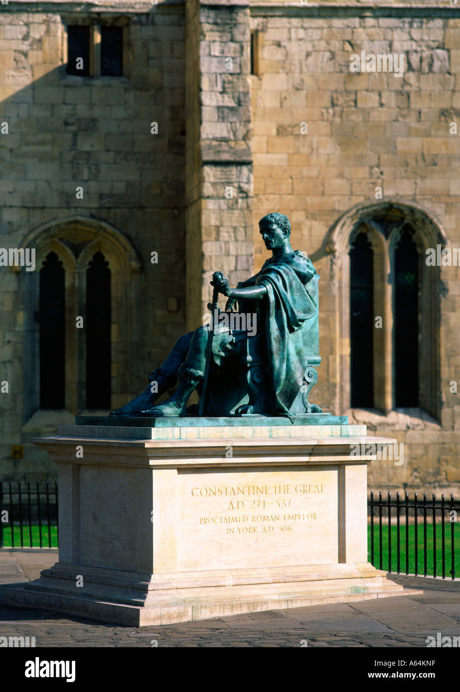 Constantin le Grand en face de la cathédrale de York, Yorkshire du Nord Banque D'Images