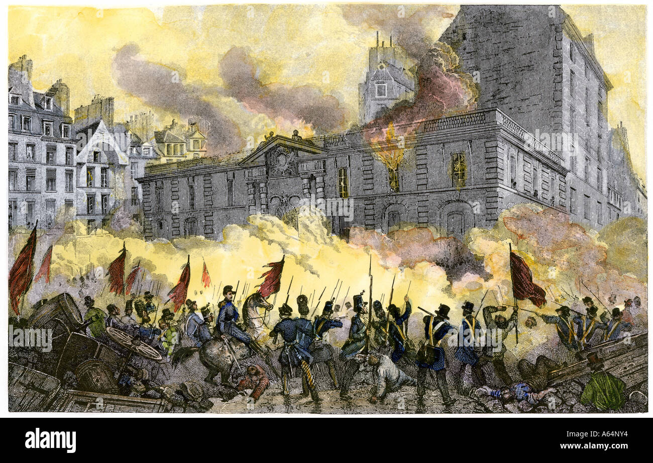 Les émeutiers attaquent le Palais Royal Pendant la Révolution française. La gravure à la main, Banque D'Images
