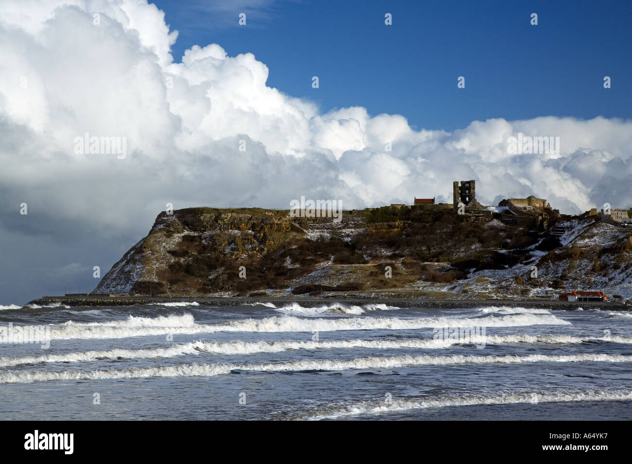 Un point de vue de l'hiver au Château de North Bay Pointe Scarborough North Yorkshire Banque D'Images
