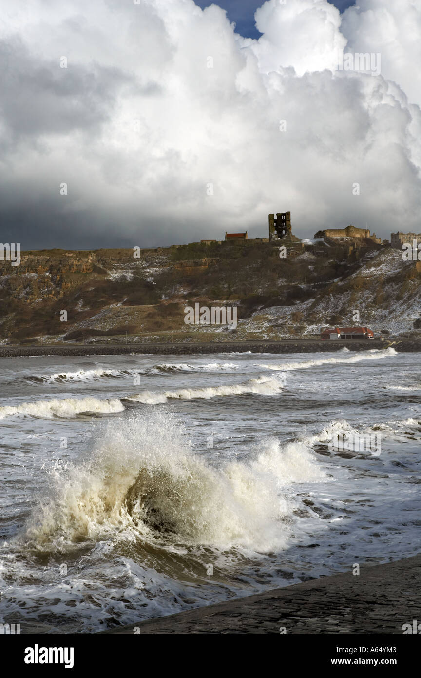 Un point de vue de l'hiver au Château de North Bay Pointe Scarborough North Yorkshire Banque D'Images