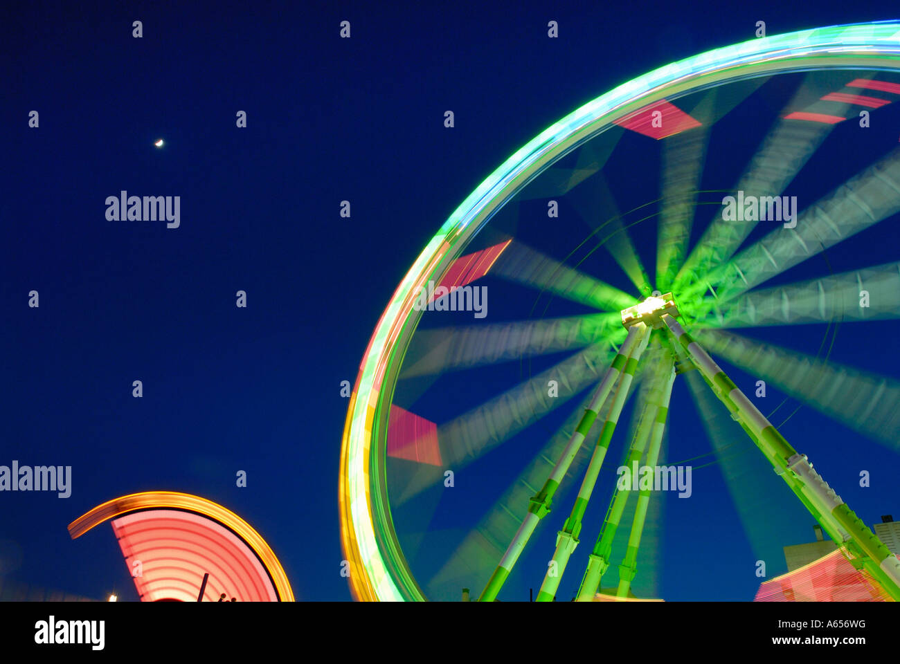 CARNIVAL RIDE GRANDE ROUE Banque D'Images