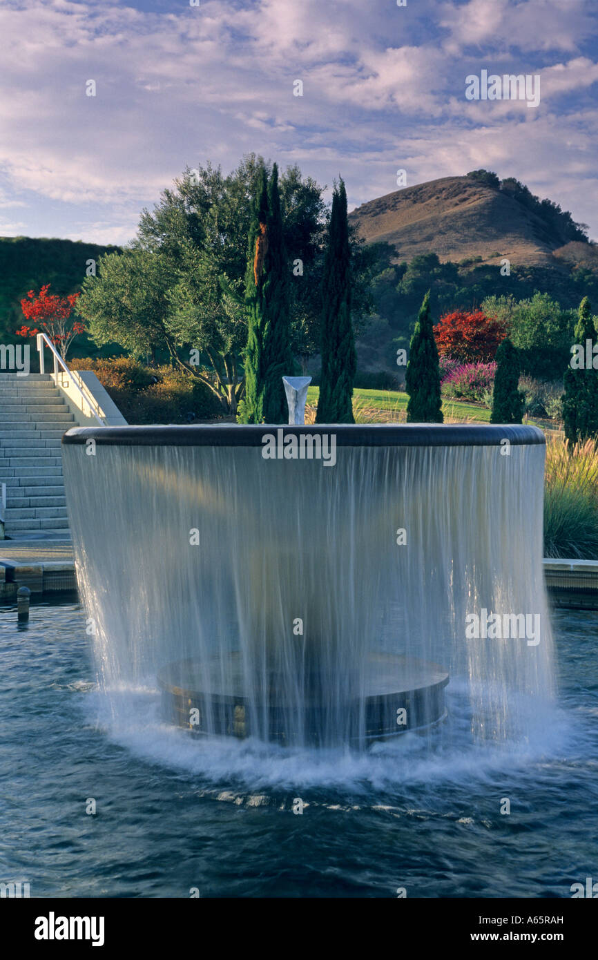 Fontaine à Artesa Winery région de Carneros Napa County en Californie Banque D'Images