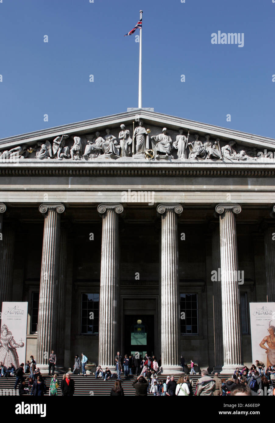 L'entrée principale du British Museum dans le centre de Londres Banque D'Images