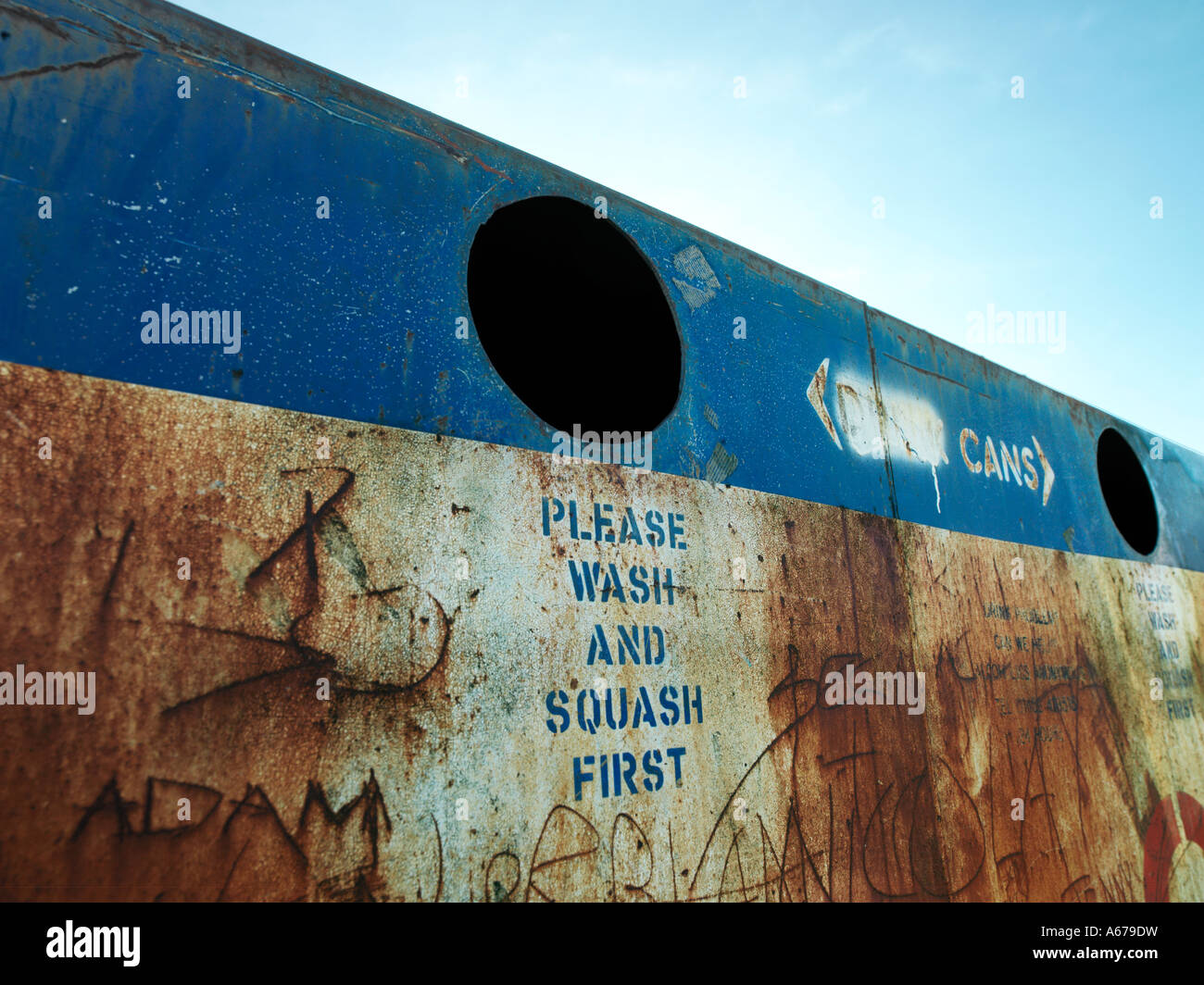 Les bacs de recyclage de canettes Banque D'Images