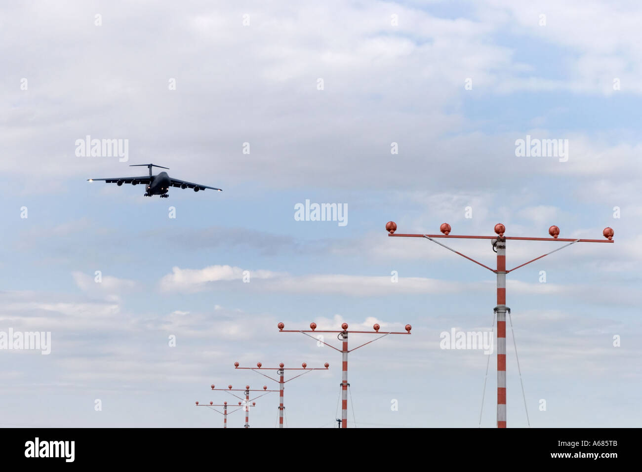 L'approche et l'atterrissage C-5A Galaxy Banque D'Images