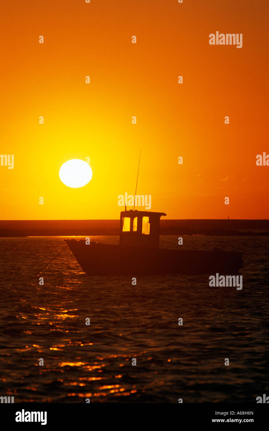 Langoustier au coucher du soleil, le port de Nauset Orleans, Cape Cod Banque D'Images