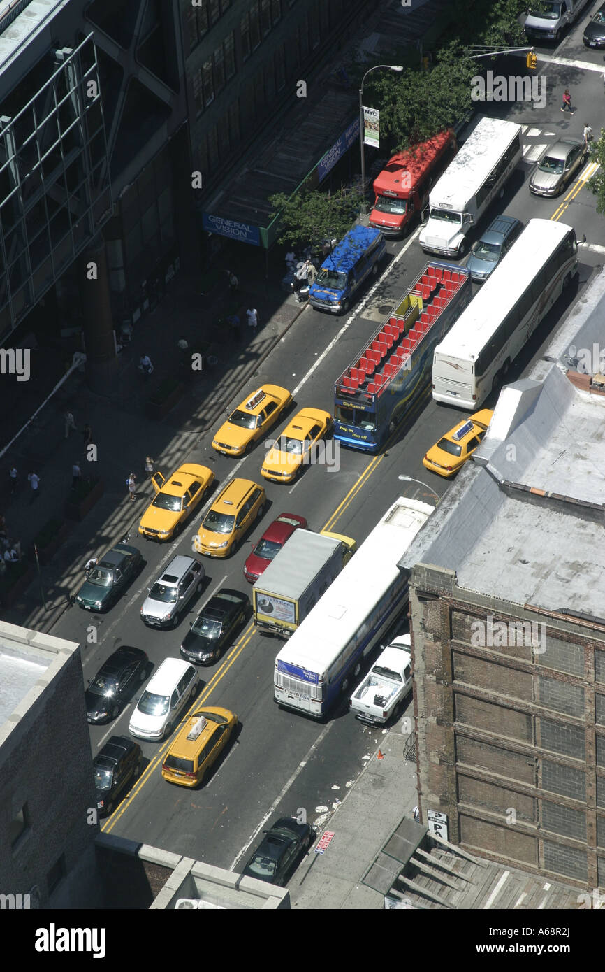 La circulation dans PARIS - Port Authority Bus Terminal Banque D'Images
