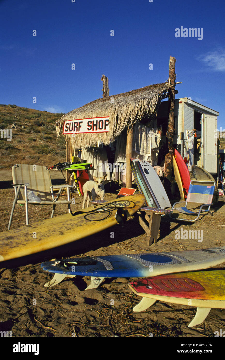 Magasin de Surf à Playa Los Cerritos un spot de surf populaire au sud de Todos Santos, Baja California Sur le Mexique Banque D'Images