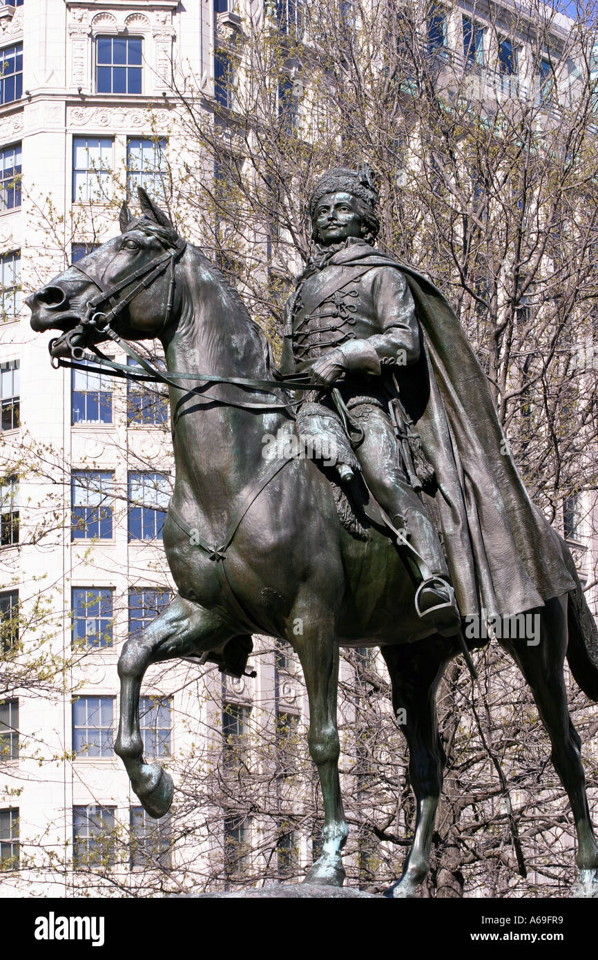 Statue en bronze du Général de brigade Casimir Pulaski dans freedom plaza Washington DC USA Banque D'Images
