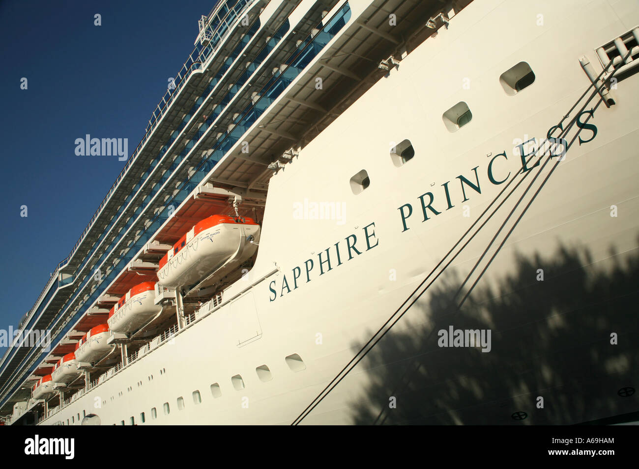 Sapphire Princess bateau de croisière amarré à Circular Quay, Sydney, Australie Banque D'Images