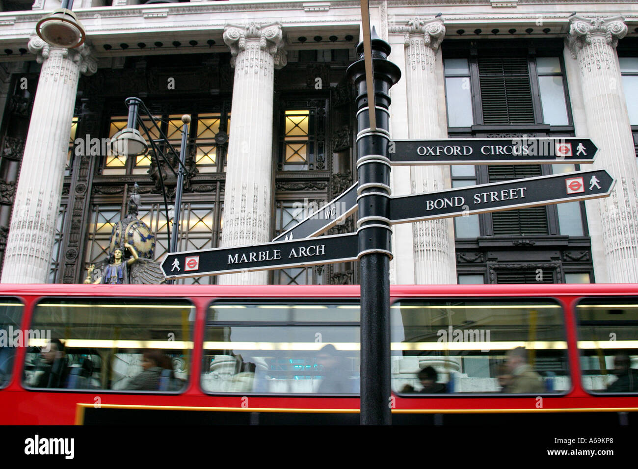 Autobus à deux étages sur Oxford Street London UK Banque D'Images