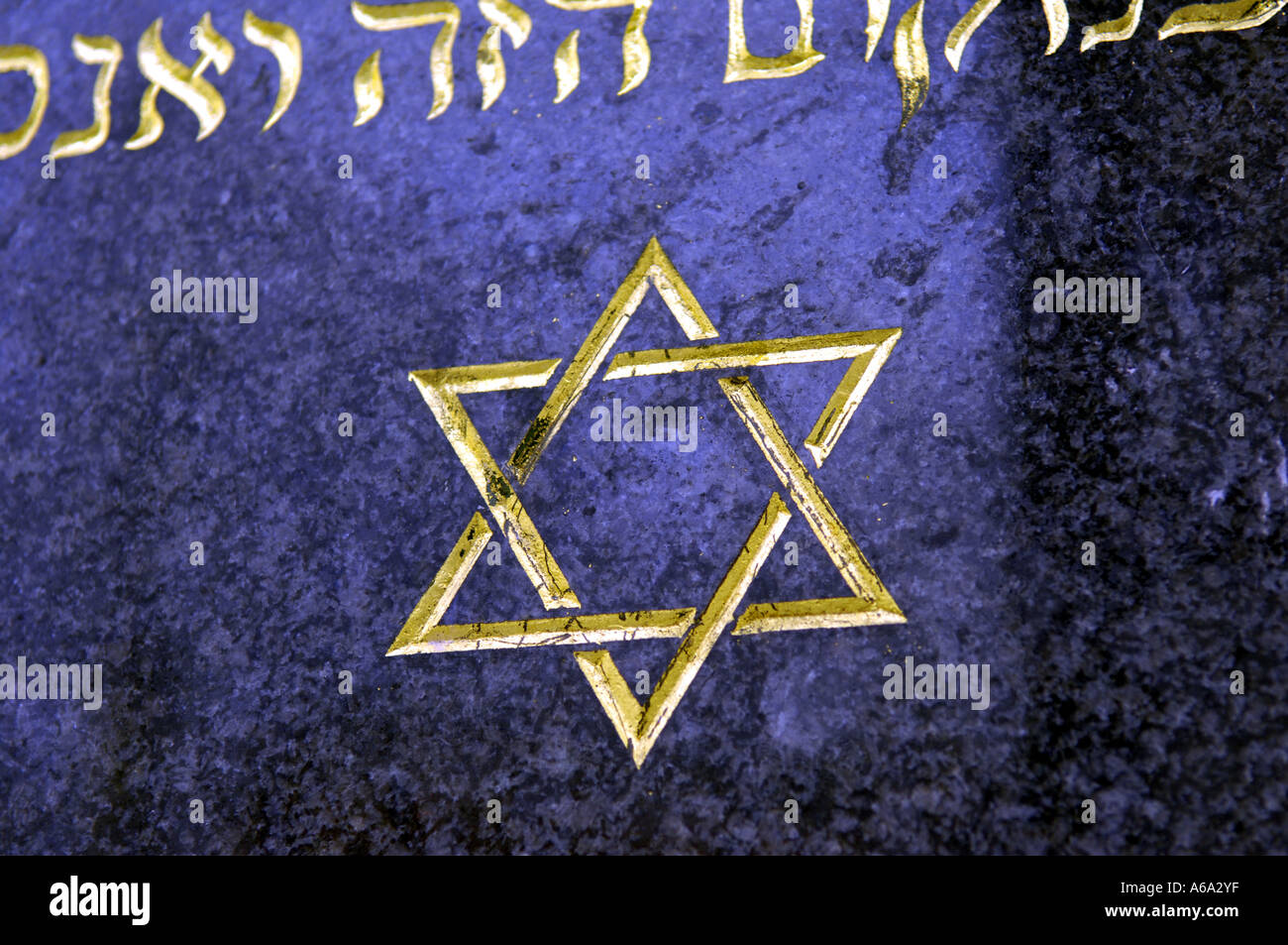 Étoile de David juif juif juifs religion religieux foi comemoration hommage allemand Allemagne bunde yiddish écriture texte plaqu or Banque D'Images