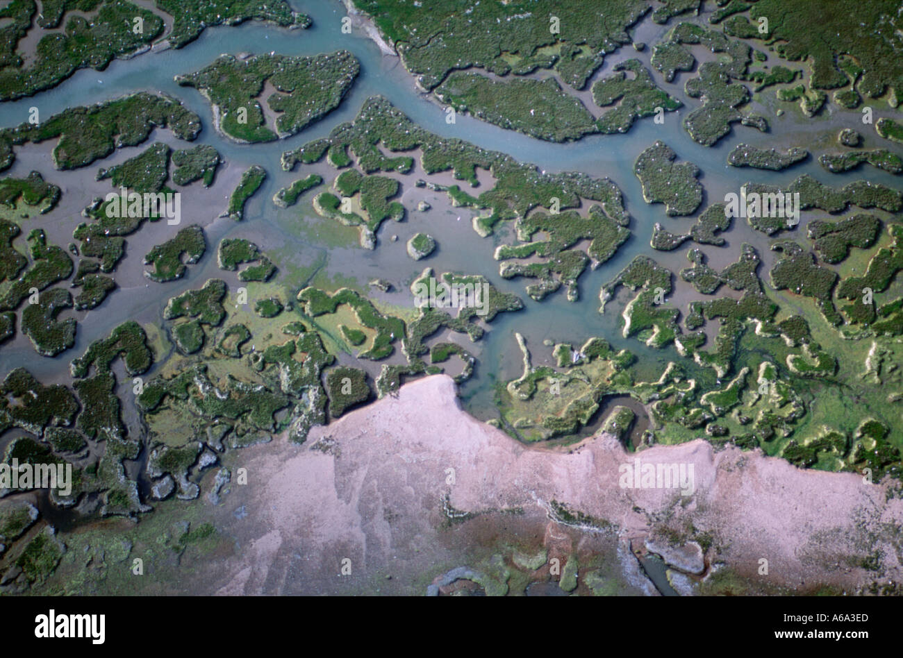 Vue aérienne de la Réserve Naturelle de salage Solent Hampshire UK Banque D'Images