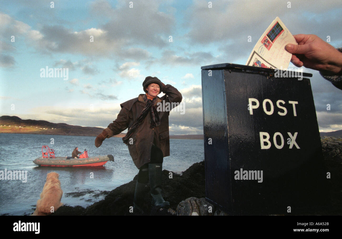 Îles Summer Postal service avec ses propres timbres Wester Ross Scotland UK Voile prend mail à mainland Banque D'Images