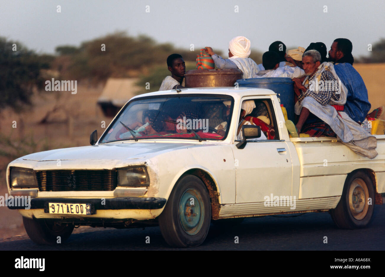 Taxi brousse - Timbedgha, Mauritanie Banque D'Images