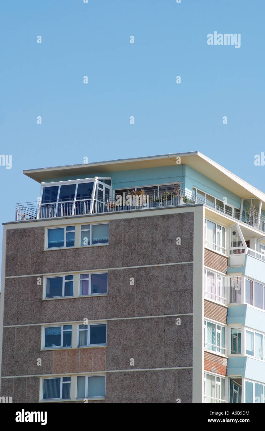 Penthouse sur le dessus de 60 bloc d'appartement au Sussex Banque D'Images