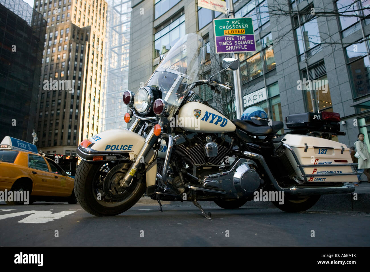 Nypd harley davidson moto Banque de photographies et d’images à haute ...