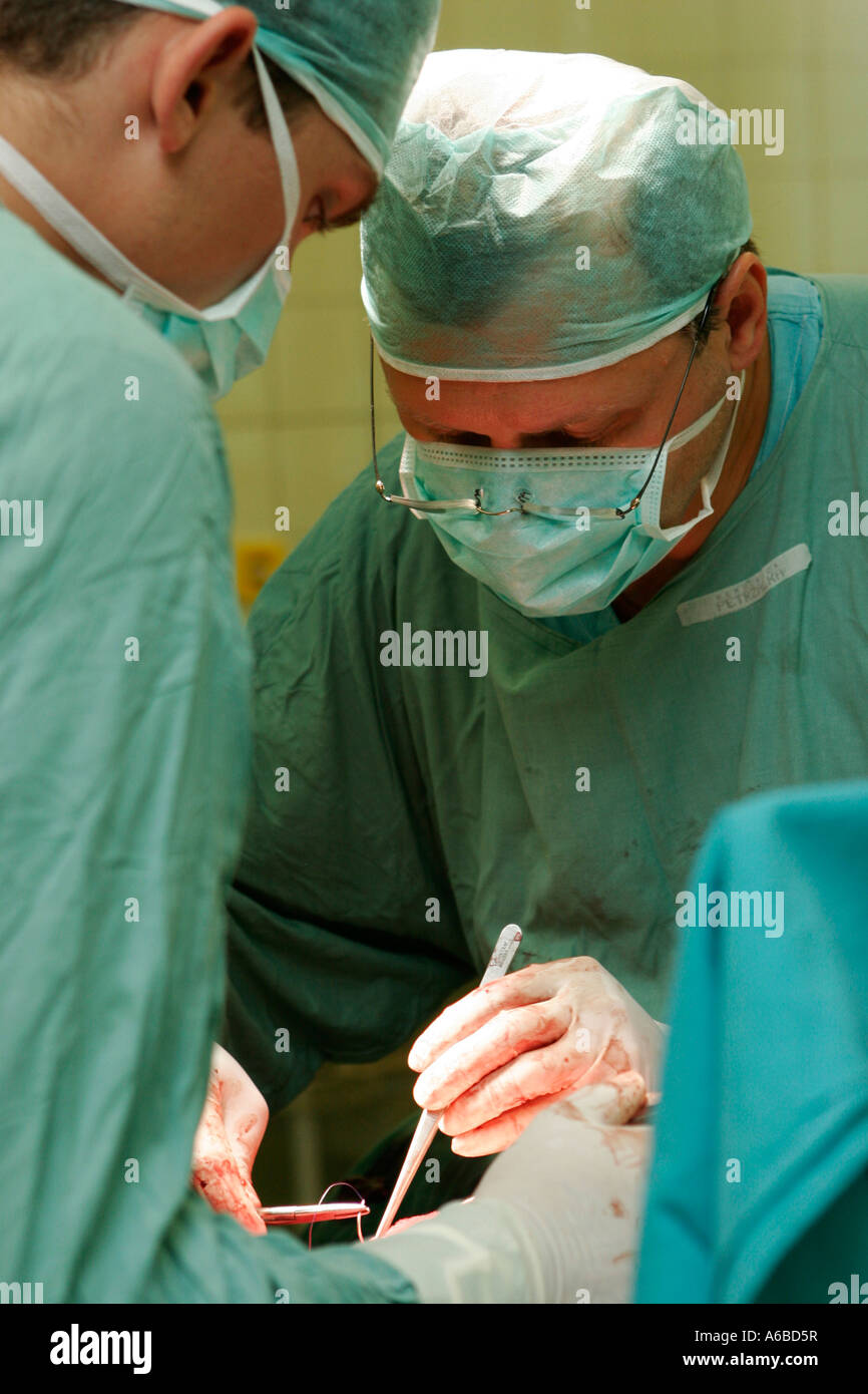 Birth operation Banque de photographies et d’images à haute résolution ...