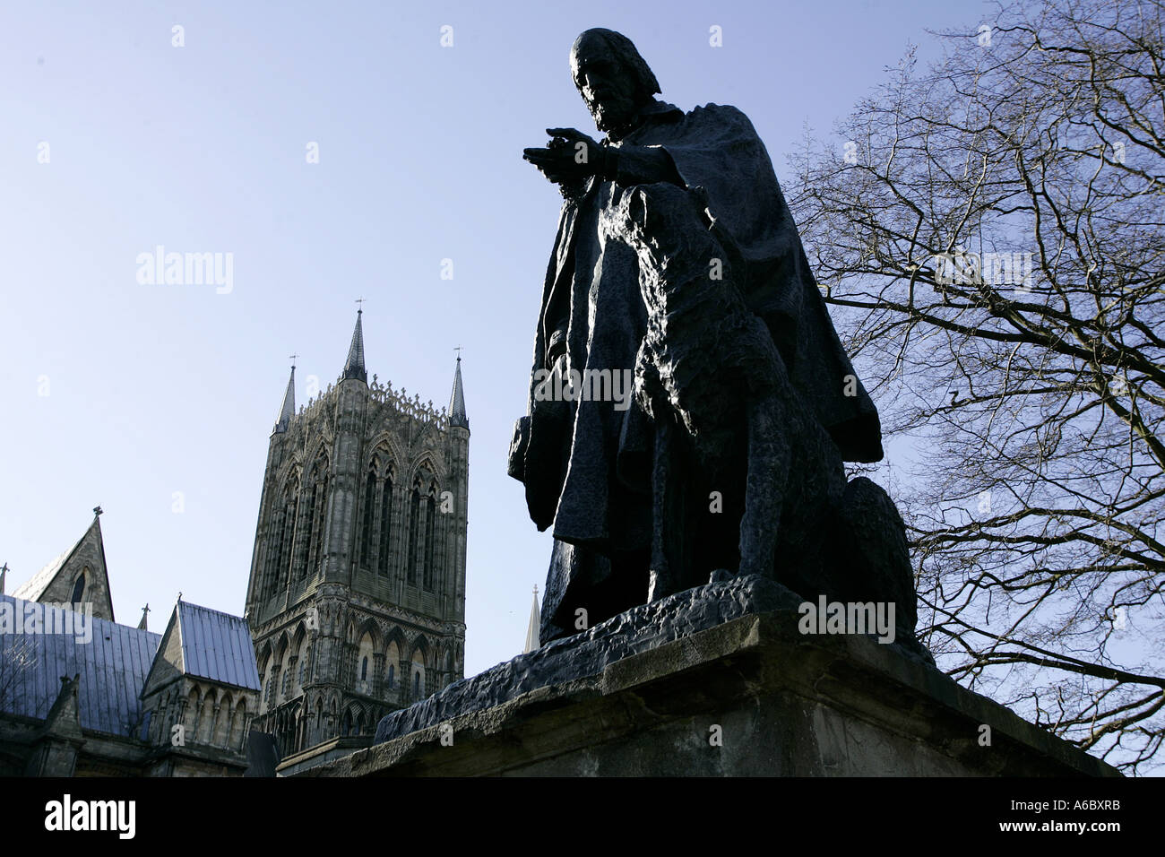 Une statue du poète Sir Alfred Lord Tennyson, Lincoln, Lincolnshire, Angleterre Banque D'Images
