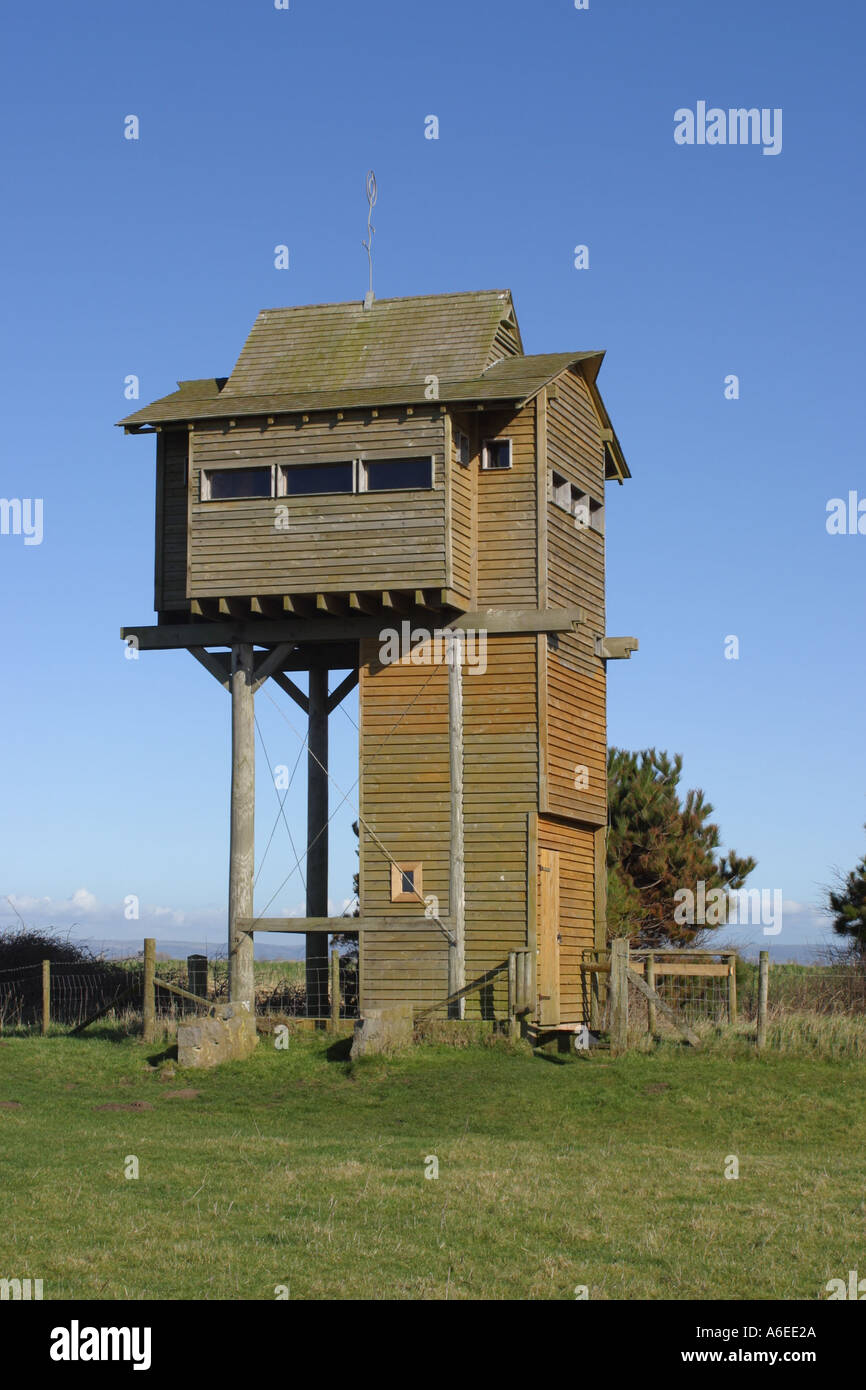 Steart Point bird hide sur une réserve naturelle le long de la rivière Parrett par Bridgwater Somerset England UK Bay Banque D'Images