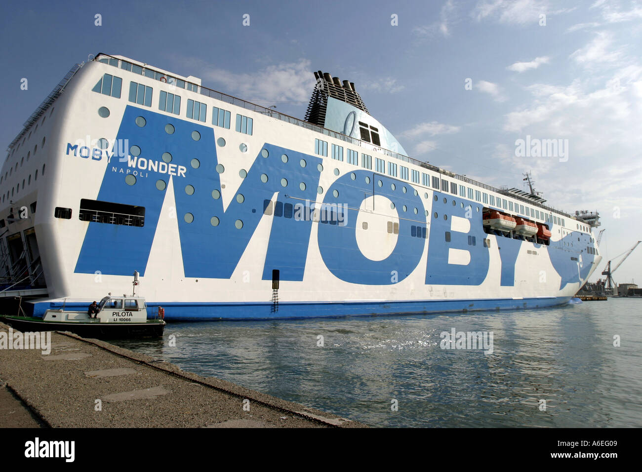 Europe Italie toscane livorno le Moby Wonder car ferry Banque D'Images