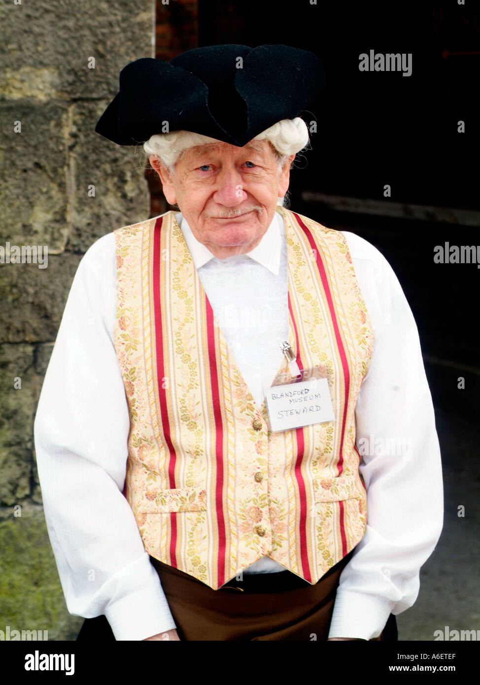 Portrait d'un homme portant le costume traditionnel lors d'une célébration  du jour de mai en Angleterre Photo Stock - Alamy