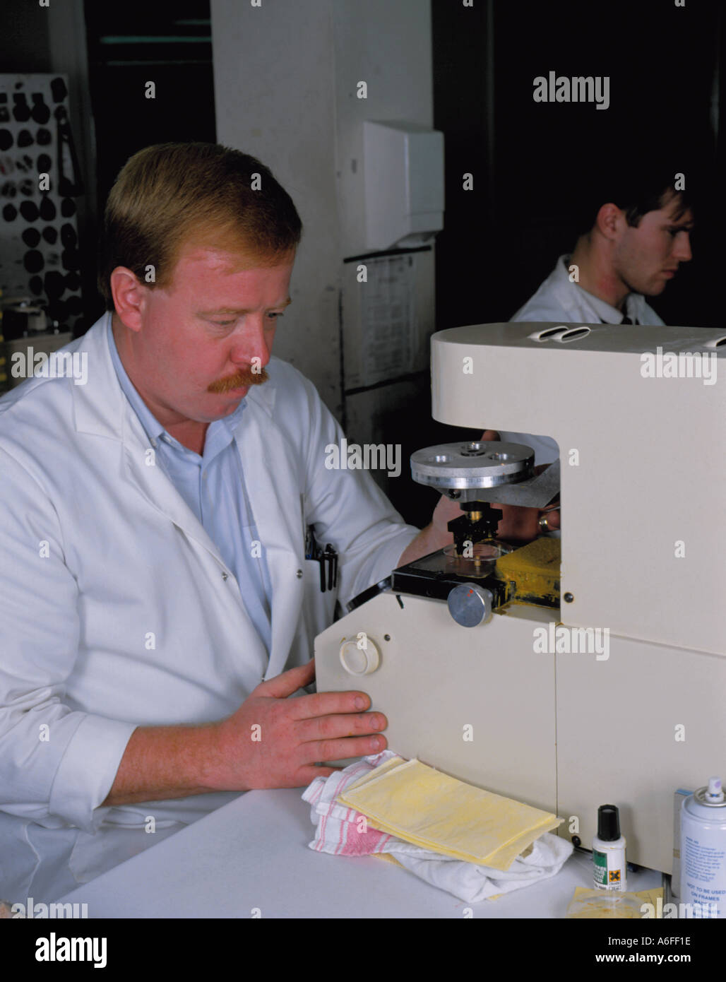 Fabrication de verres optiques, Durham, England, UK. Banque D'Images