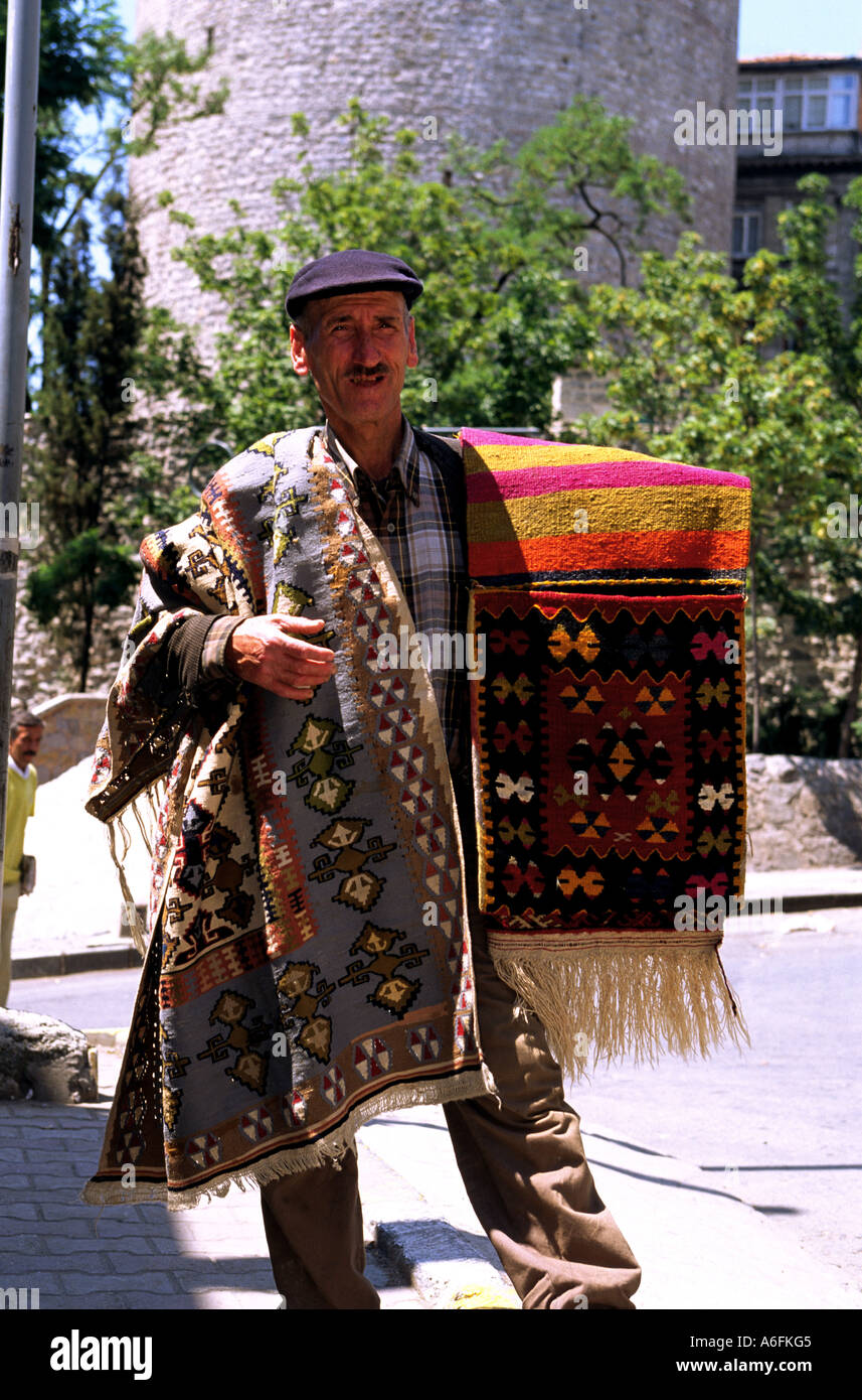 Turquie Istanbul marchand de tapis Photo Stock - Alamy