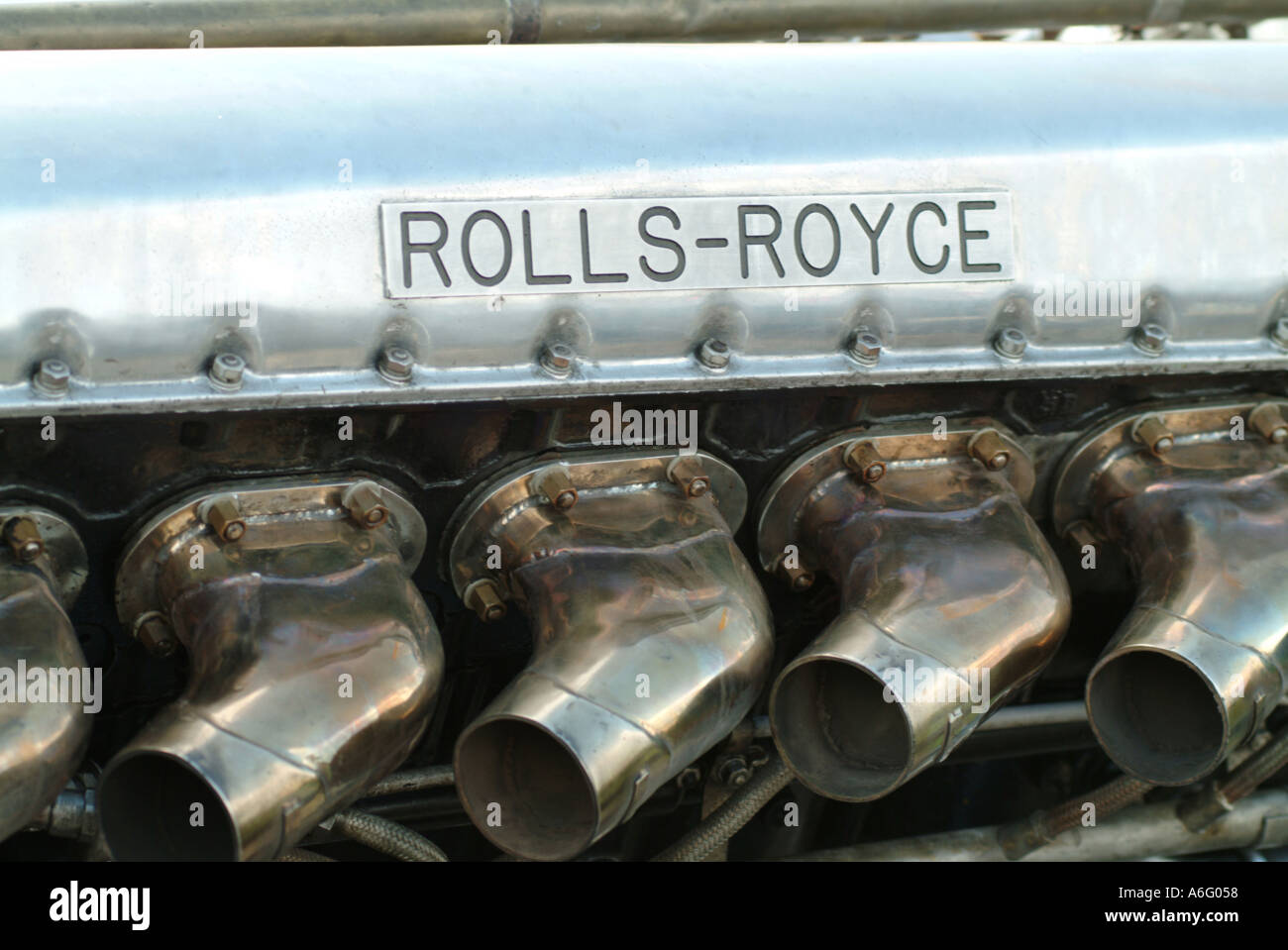 Moteur Rolls Royce Merlin v12 avion à combustion interne à essence la seconde guerre mondiale 2 ww2 couvercle de soupape d'échappement puissance du bruit spit Banque D'Images