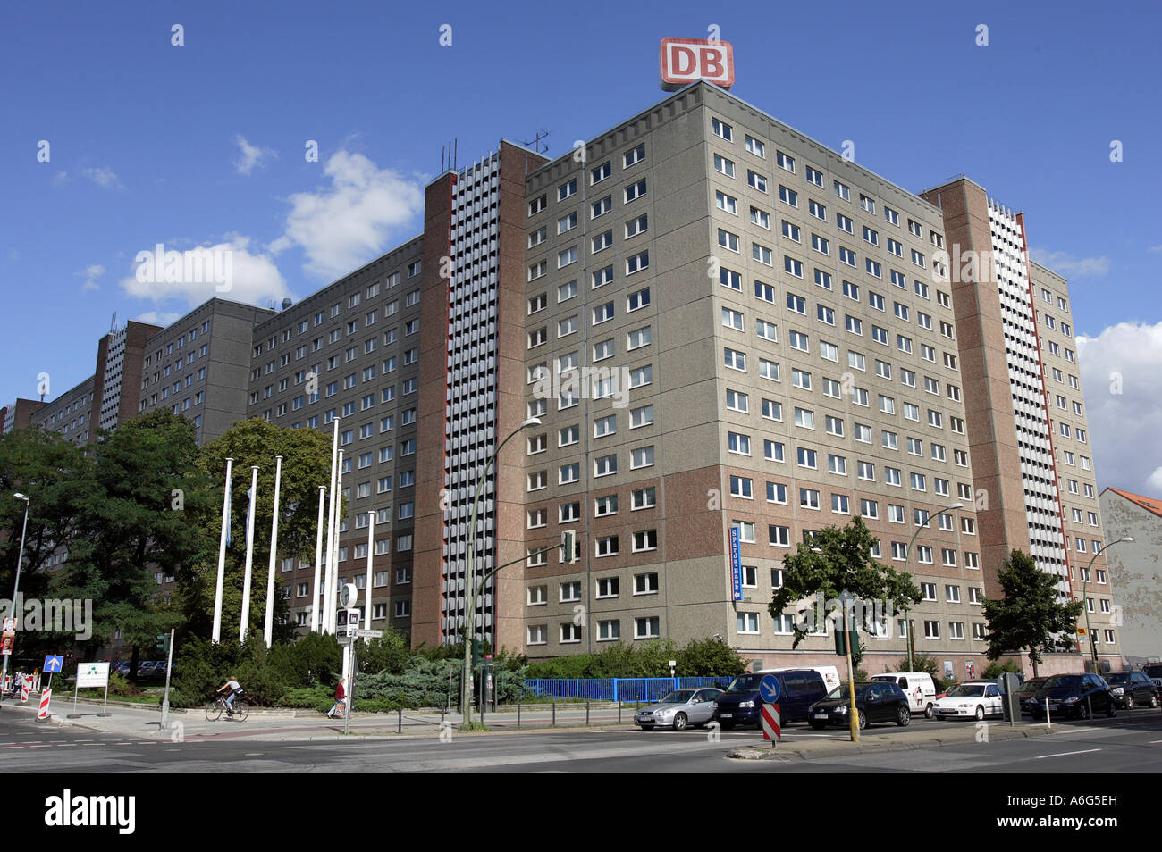 La Compagnie des chemins de fer allemands (DB) place d'affaires à l'intérieur du bâtiment de l'ancienne Stasi est-allemande à Berlin à Normannenstrasse Banque D'Images