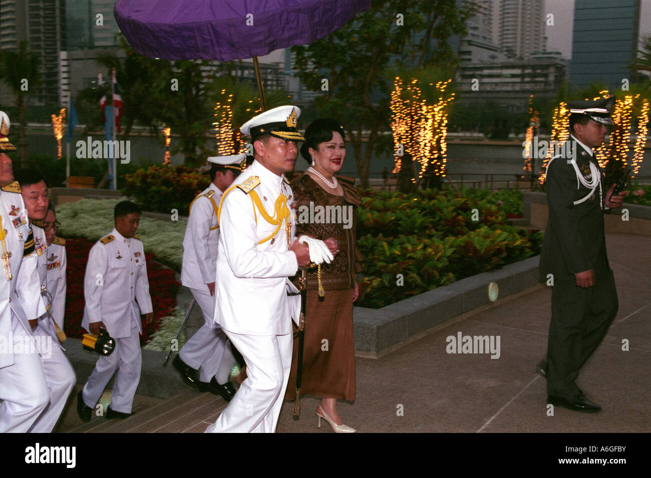 Thaïlande, Bangkok La Reine Sirikit, épouse de Bhumibol Adulyadej (Rama IX), Roi de Thaïlande, au cours de l'ouverture parc Benjakiti. Banque D'Images