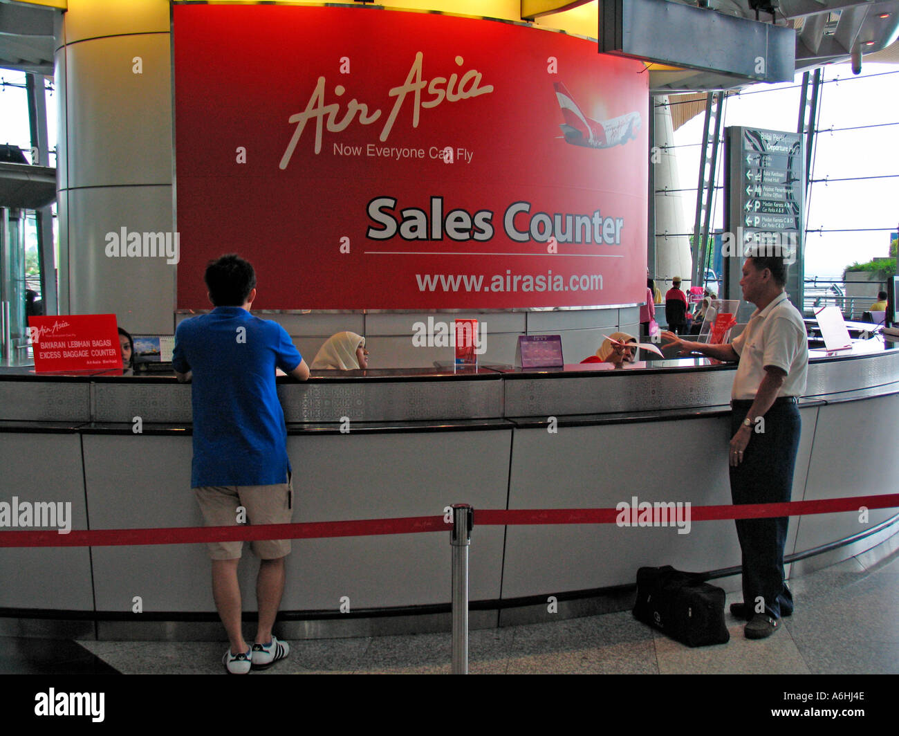 Comptoir de vente de l'Asie de l'air l'Aéroport International de Kuala Lumpur en Malaisie Banque D'Images