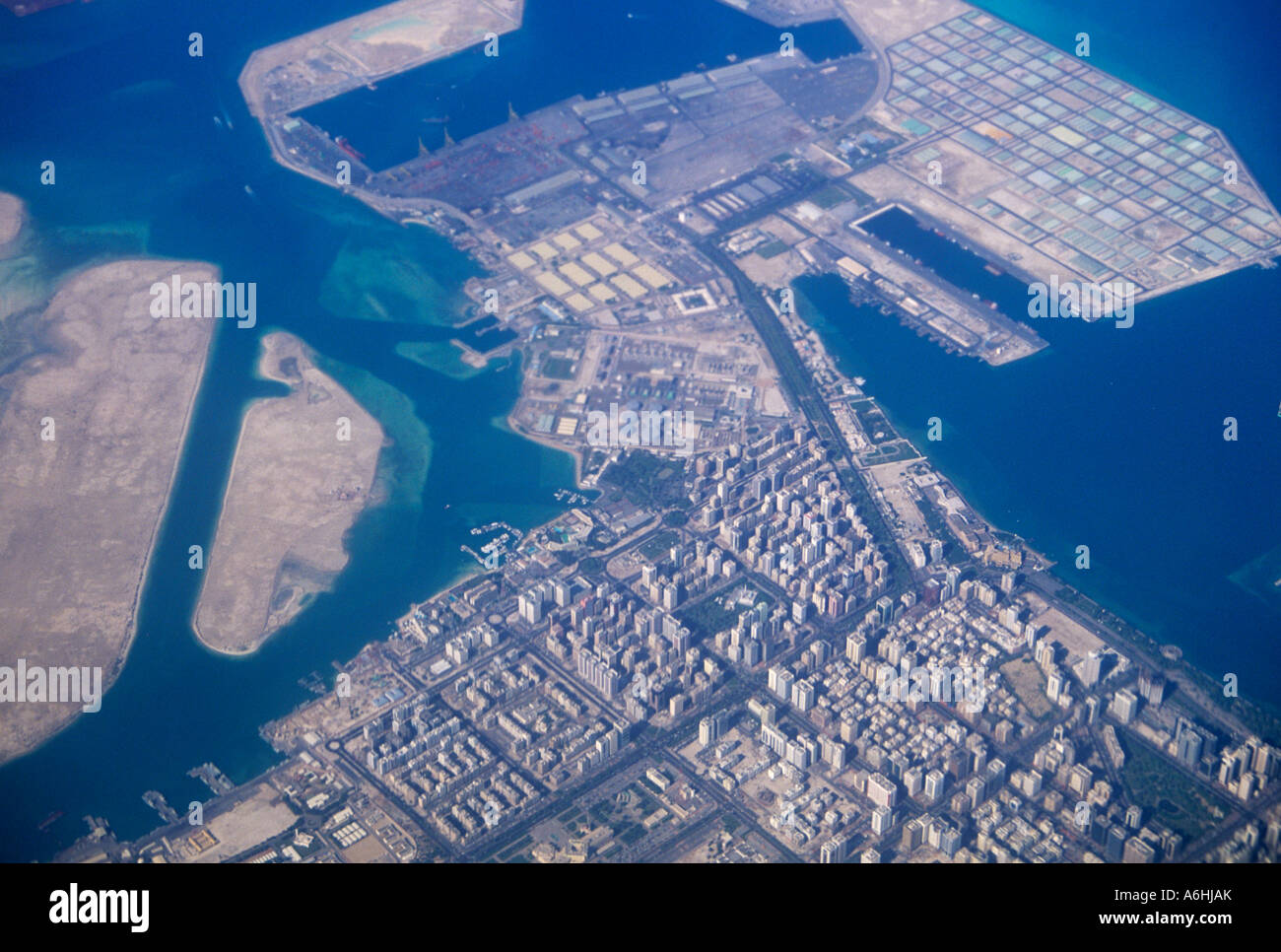 Photo aérienne du centre-ville d'Abu Dhabi en 1996 Banque D'Images