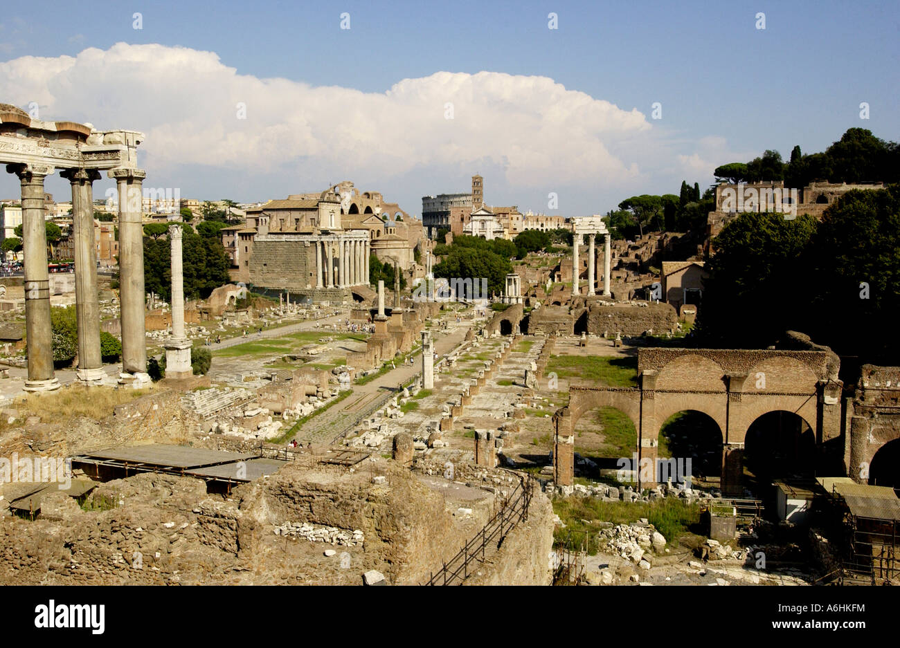 Les ruines antiques de Rome, Italie Banque D'Images