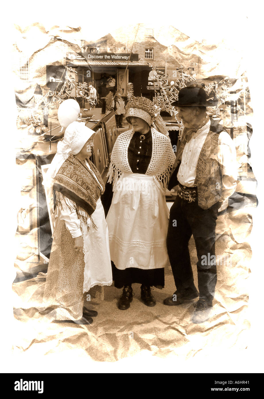 Un groupe de vêtements traditionnels des plaisanciers du canal Banque D'Images