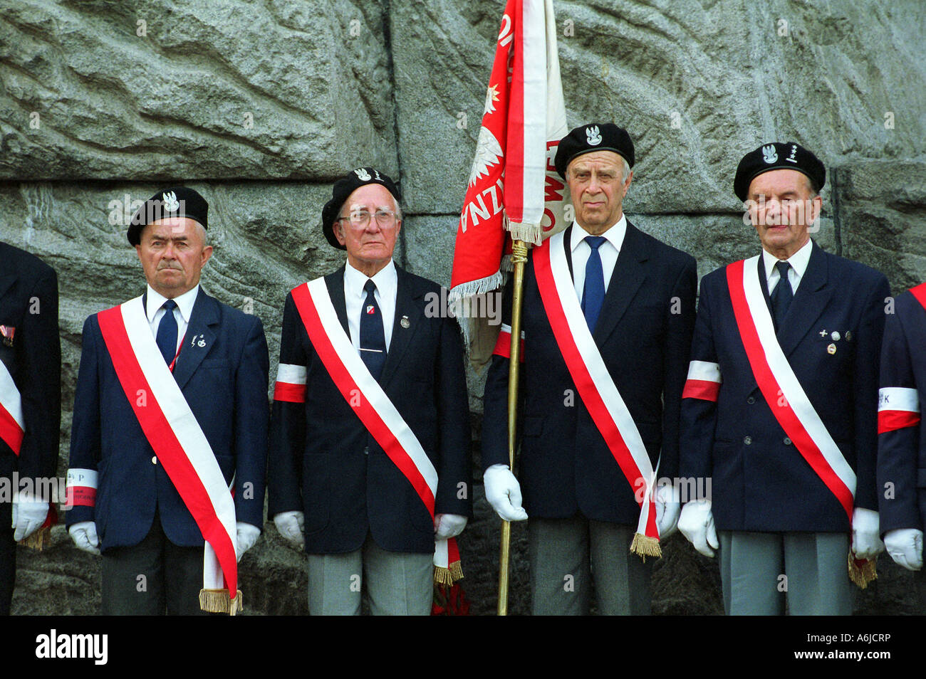 Les anciens combattants de l'Armée polonaise de l'intérieur au cours de la 60e anniversaire de l'Insurrection de Varsovie, Pologne Banque D'Images