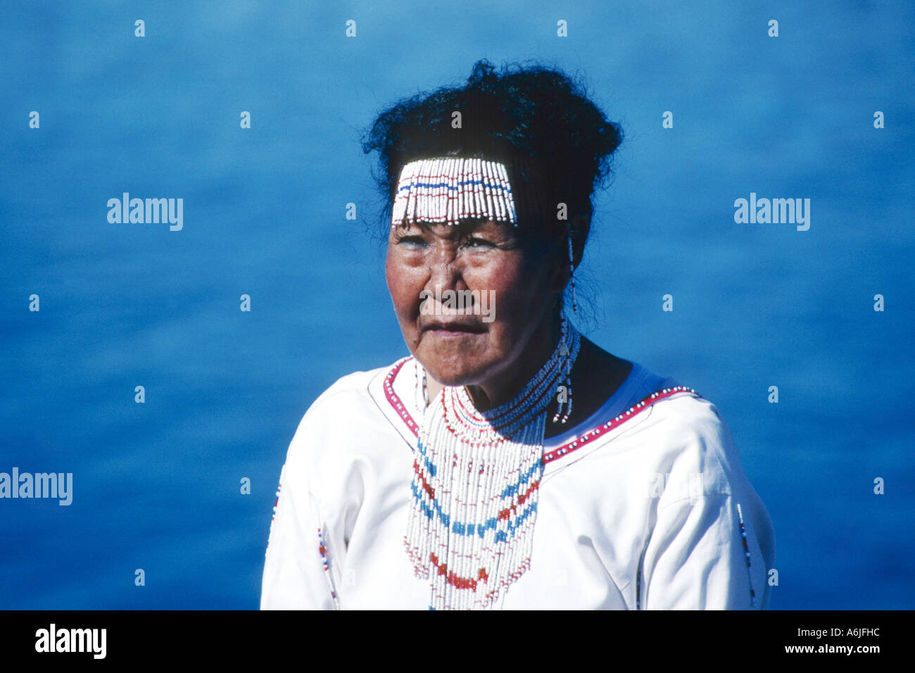 Femme Inuit à Kulusuk, Danemark, Groenland, Kulusuk Kulusuk, Banque D'Images