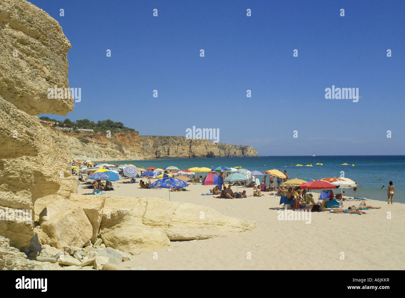 Porto de Mos et les falaises de la plage près de Lagos Algarve Portugal Banque D'Images