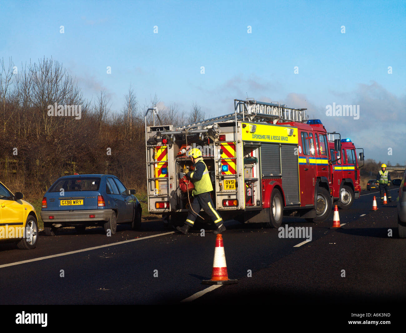 Accident d'autoroute d'incendie et de secours M40 Banque D'Images