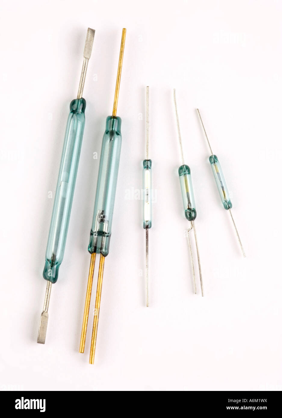 Sélection de commutateurs Reed magnétique Banque D'Images