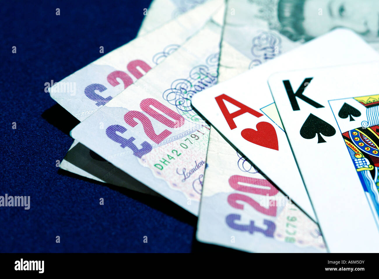 Close up d'un casino cartes à jouer de l'argent livre ace Banque D'Images