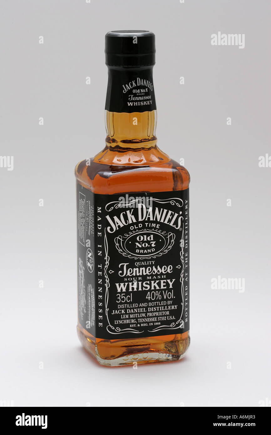 Jack Daniel's old time no 7 marque sept Tennessee whiskey spirit of booze alcool pur preuve verre bu restauration bar pub détail Banque D'Images