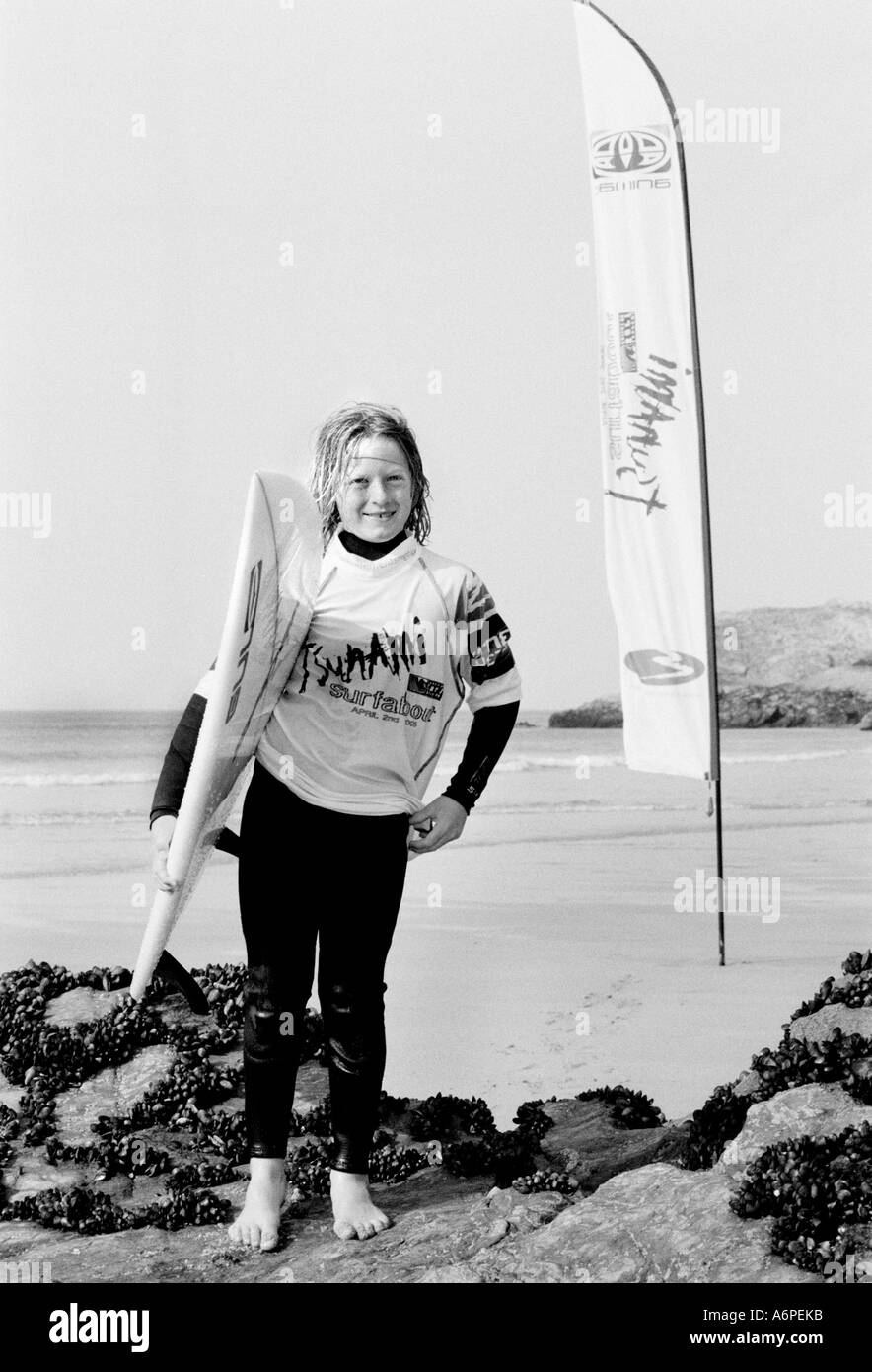 NEWQUAY CORNWALL UNITED KINGDOM. Les surfeurs de Cornwall s'unissent pour amasser de l'argent pour le Tsunami Banque D'Images