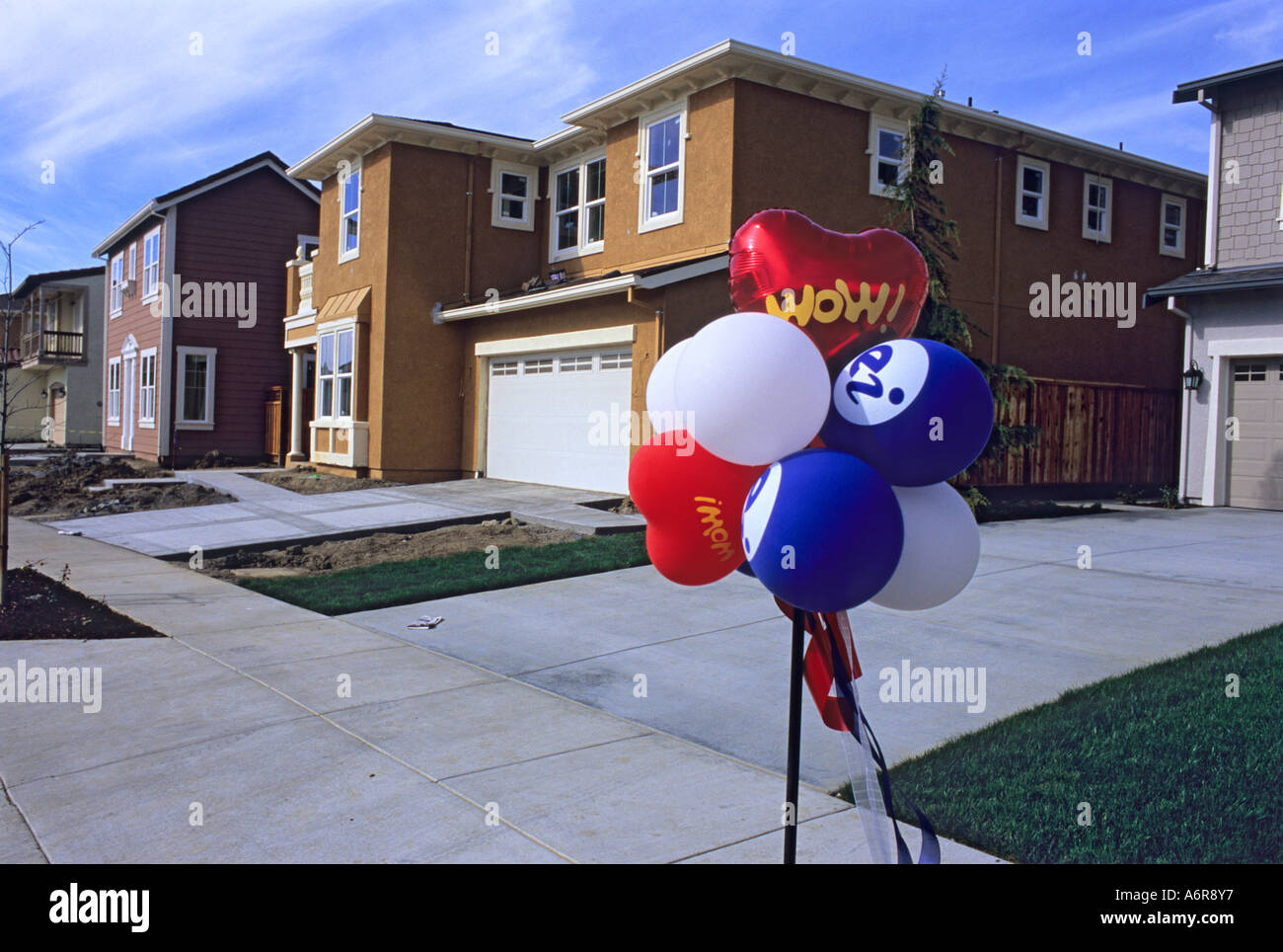 'WOW ! ^balloon, 'nouvelles maisons à vendre'', en Californie Banque D'Images