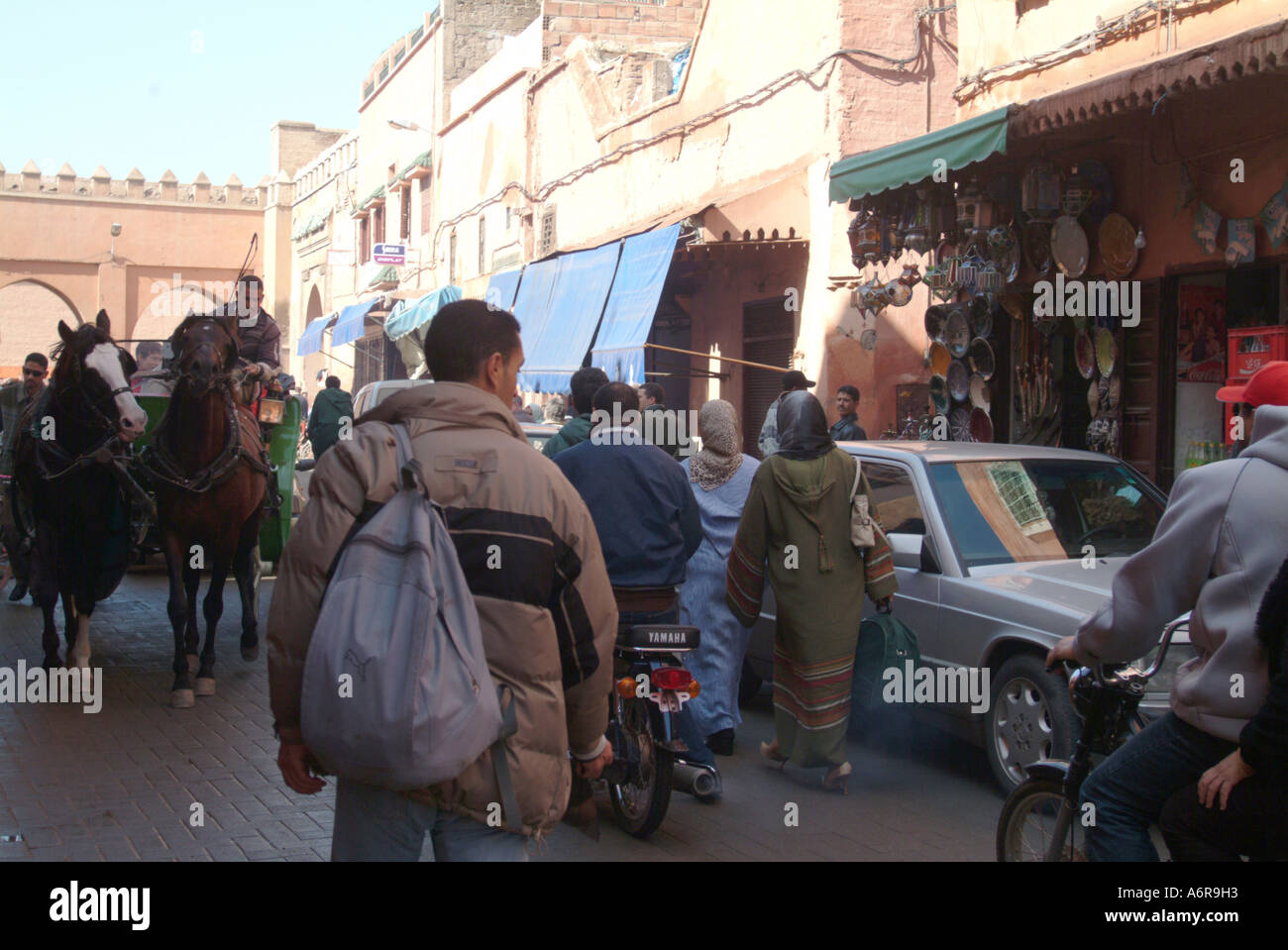 Scène de rue Marrakech, Maroc Banque D'Images