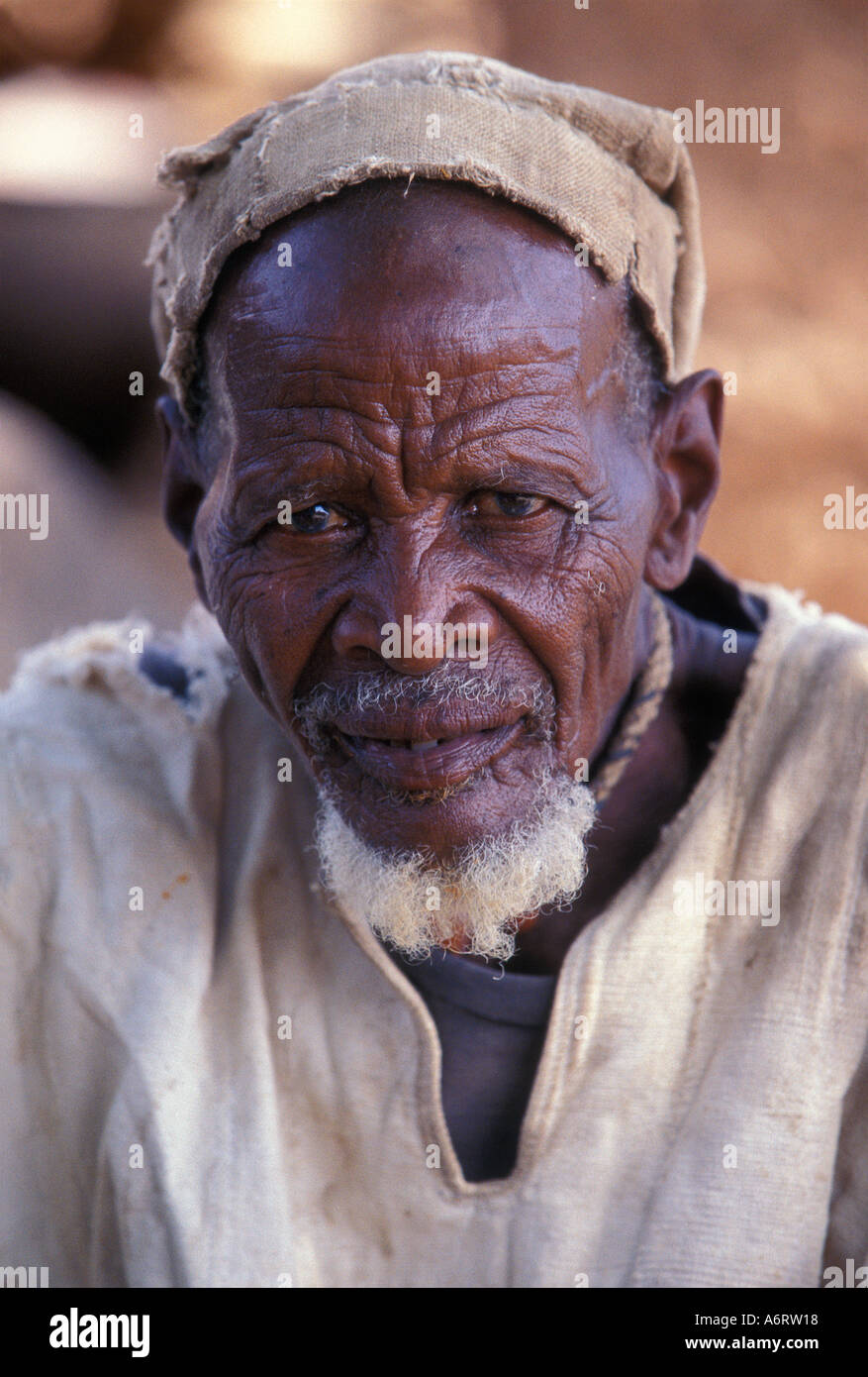 Kejou tribu Dogon, un leader spirituel dans le village d'Idjeli, au Mali. (MR) Banque D'Images