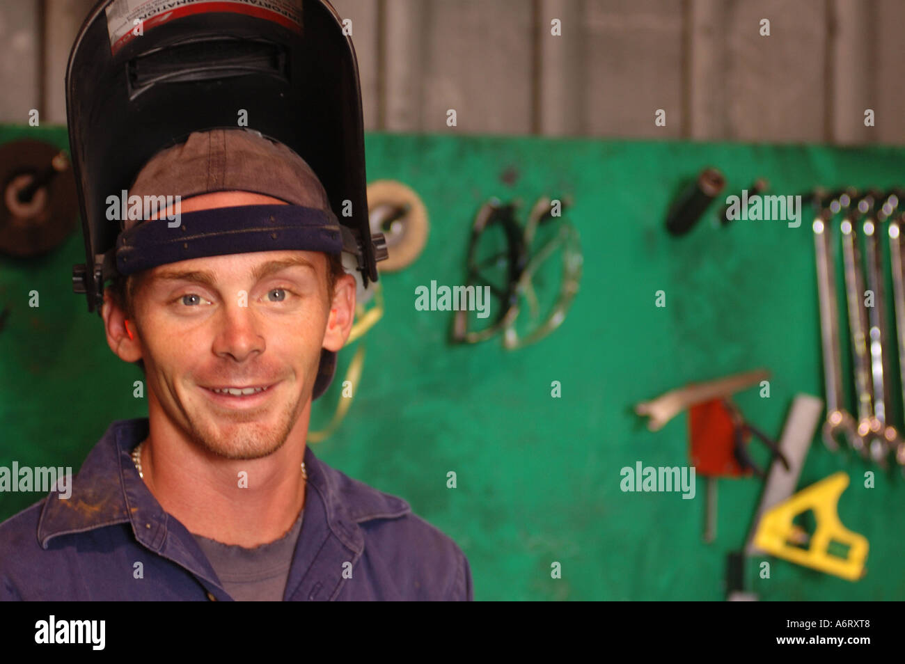 Dans l'atelier métal soudeur Banque D'Images